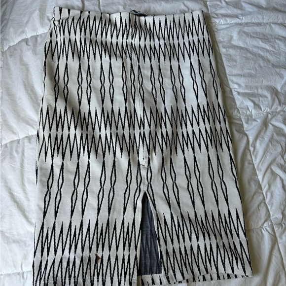 Zara midi skirt - Picture 2 of 2